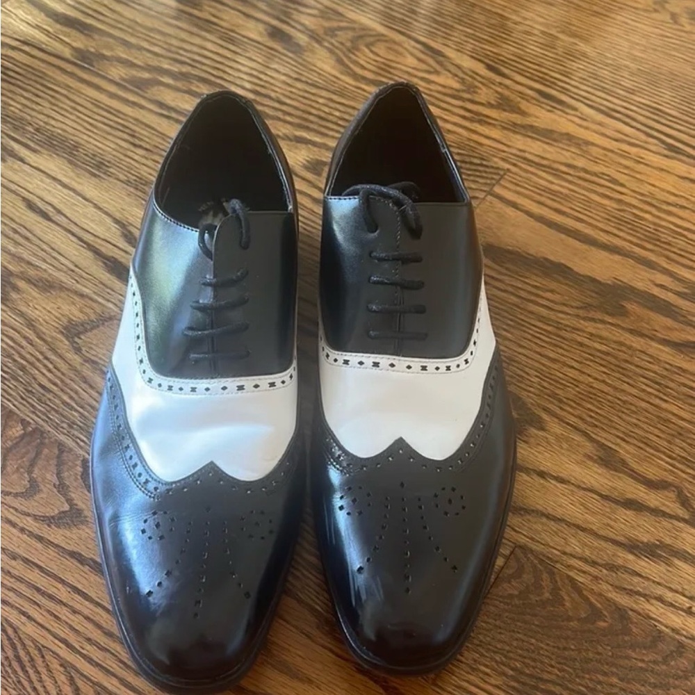 Classic Two-Tone Black and White Men's Dress Oxfords